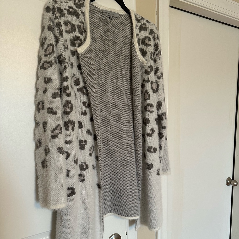 Absolutely Famous Size 1X Cardigan